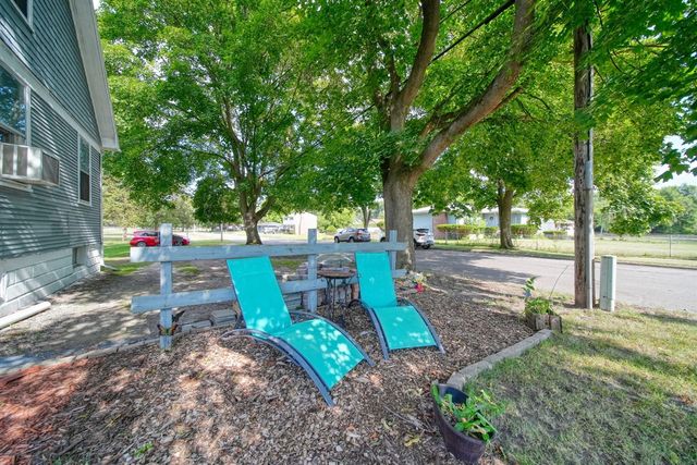 1717 Carl Breeding Way, Jackson, MI 49203