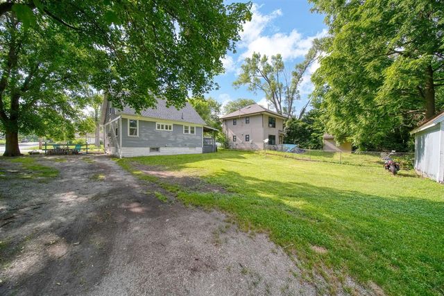 1717 Carl Breeding Way, Jackson, MI 49203