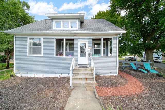 1717 Carl Breeding Way, Jackson, MI 49203