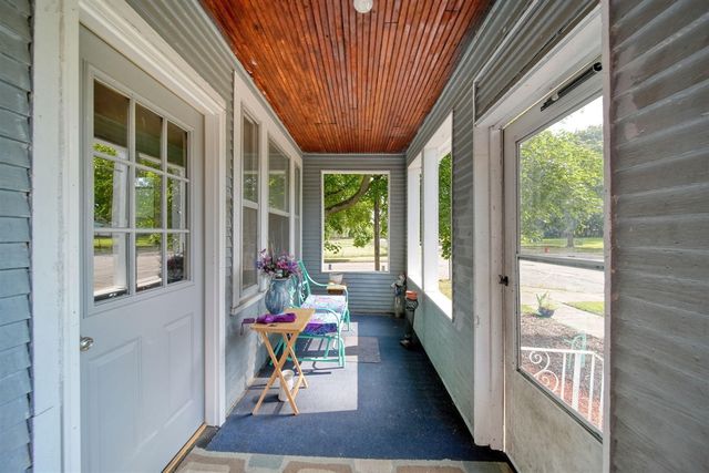 1717 Carl Breeding Way, Jackson, MI 49203