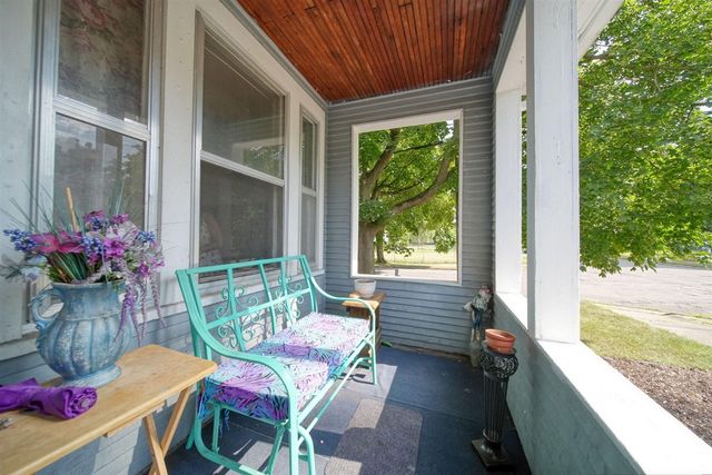 1717 Carl Breeding Way, Jackson, MI 49203