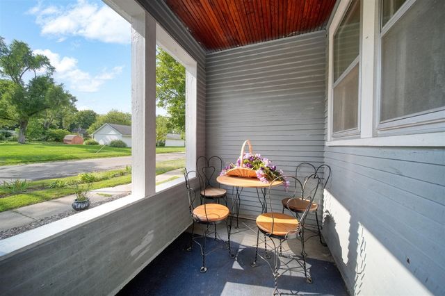 1717 Carl Breeding Way, Jackson, MI 49203