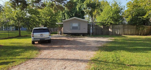 405 Battlebell Road 1, Highlands, TX 77562