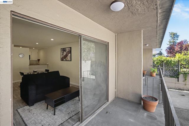 625 El Dorado Ave 106, Oakland, CA 94611