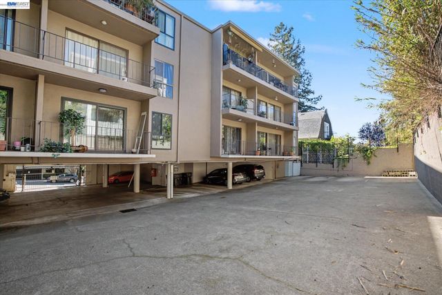 625 El Dorado Ave 106, Oakland, CA 94611