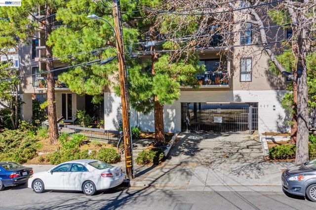 625 El Dorado Ave 106, Oakland, CA 94611