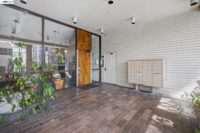 625 El Dorado Ave 106, Oakland, CA 94611
