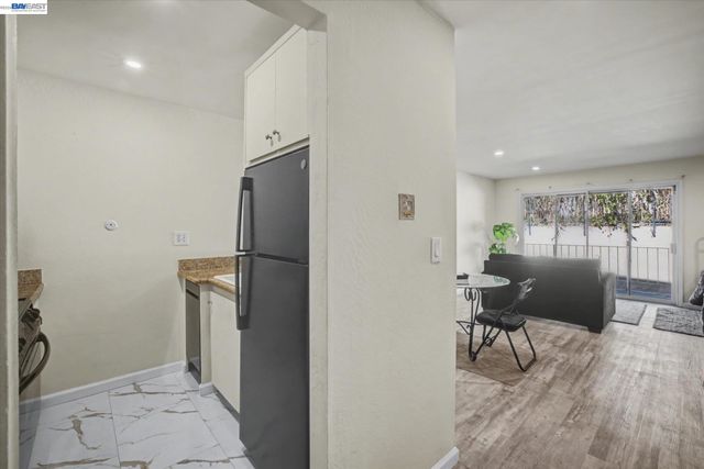 625 El Dorado Ave 106, Oakland, CA 94611