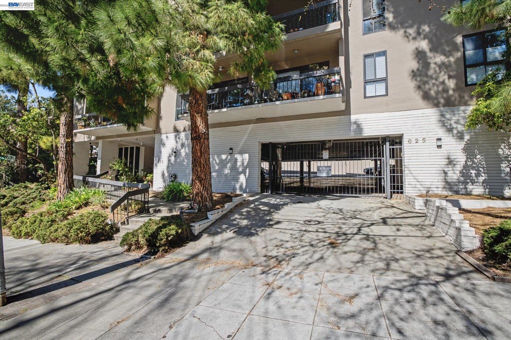 625 El Dorado Ave 106, Oakland, CA 94611