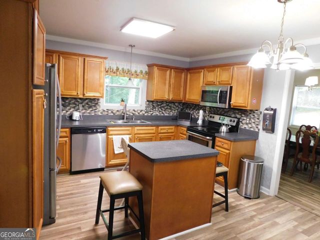 8805 Willow Creek Court, Douglasville, GA 30135