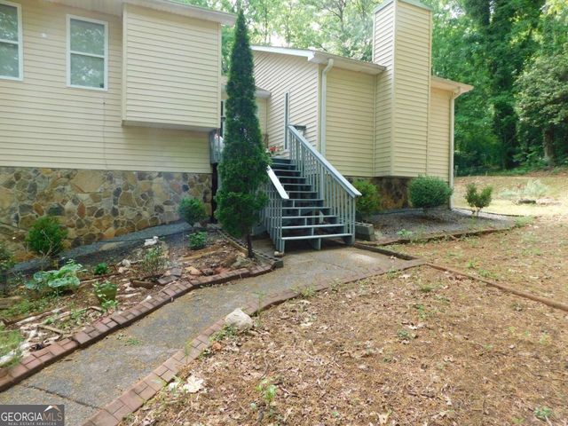 8805 Willow Creek Court, Douglasville, GA 30135