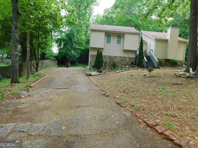 8805 Willow Creek Court, Douglasville, GA 30135