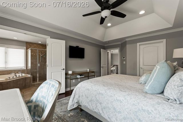 1045 Bennaville Avenue, Birmingham, MI 48009