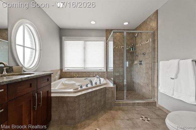 1045 Bennaville Avenue, Birmingham, MI 48009