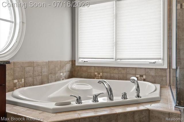 1045 Bennaville Avenue, Birmingham, MI 48009