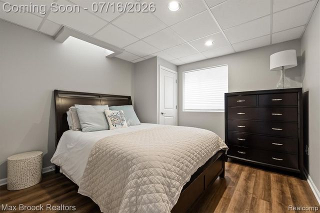 1045 Bennaville Avenue, Birmingham, MI 48009