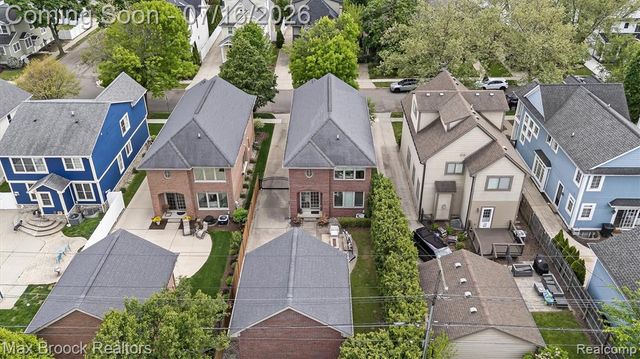 1045 Bennaville Avenue, Birmingham, MI 48009