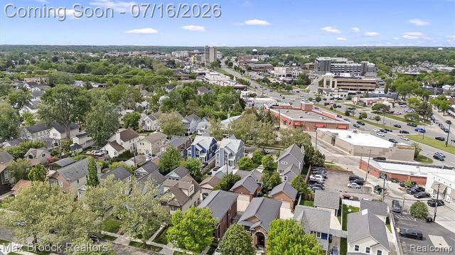 1045 Bennaville Avenue, Birmingham, MI 48009