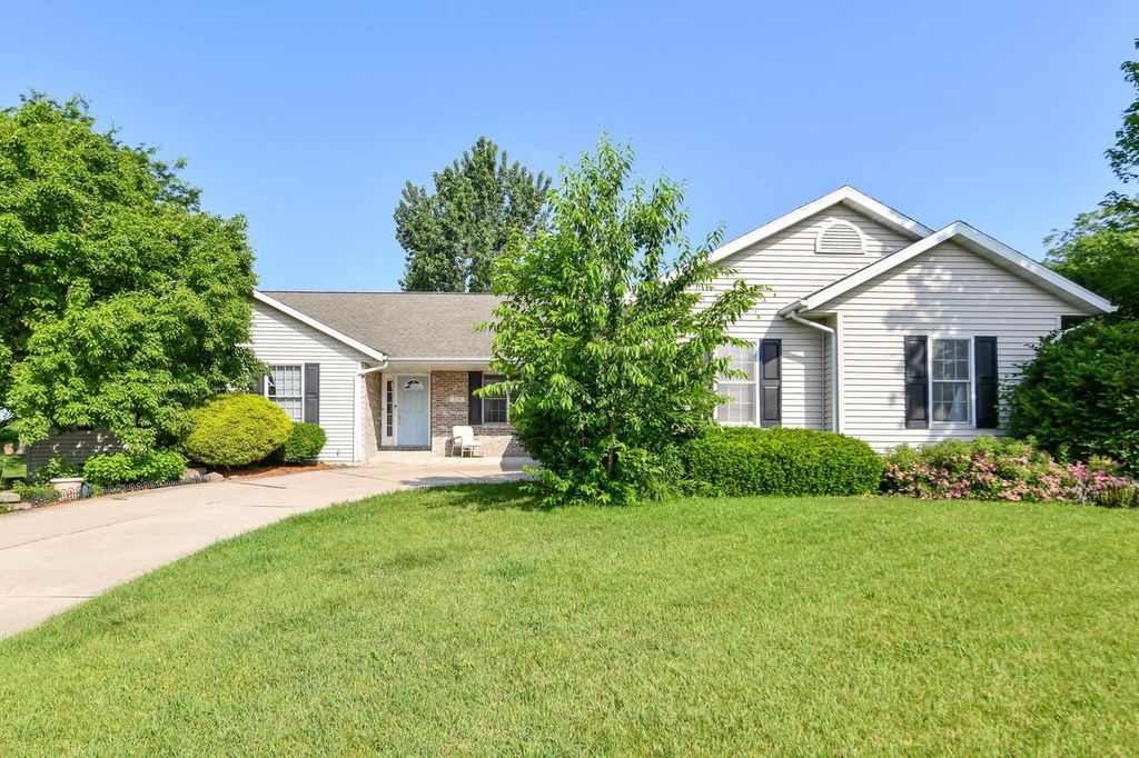 229 Winesap Court, Janesville, WI 53548