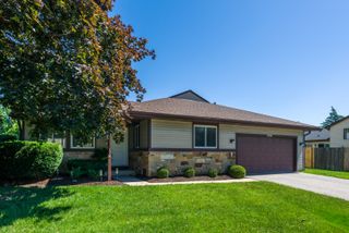 30W253 Bedford Lane, Warrenville, IL 60555