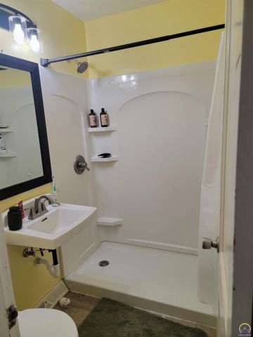 744 Elm ST, Emporia, KS 66801