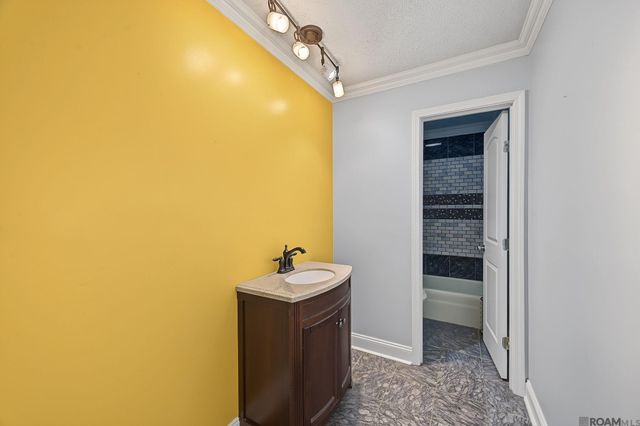 2426 Sherry St, Denham Springs, LA 70726