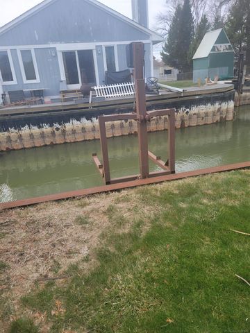 22472 Maple Street, Saint Clair Shores, MI 48081