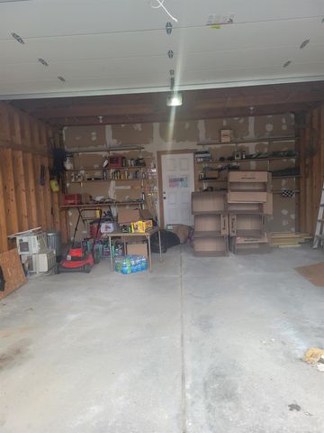 22472 Maple Street, Saint Clair Shores, MI 48081