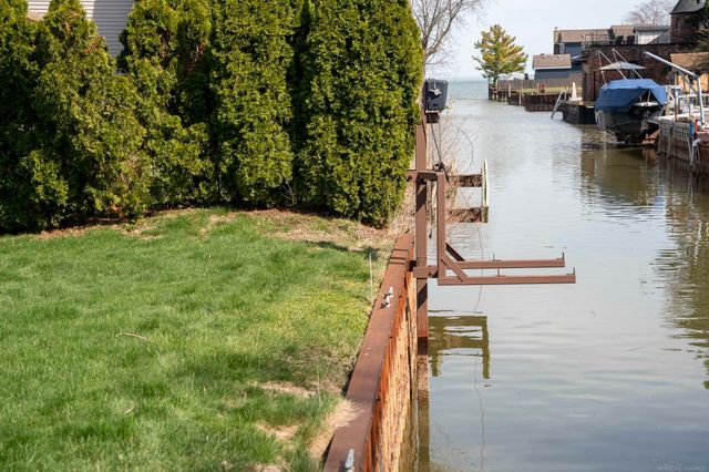 22472 Maple Street, Saint Clair Shores, MI 48081