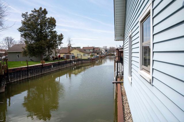 22472 Maple Street, Saint Clair Shores, MI 48081