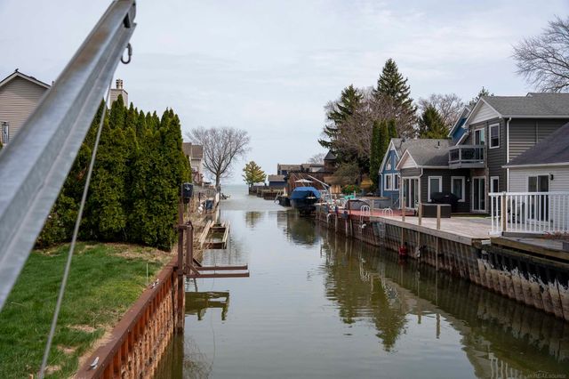 22472 Maple Street, Saint Clair Shores, MI 48081