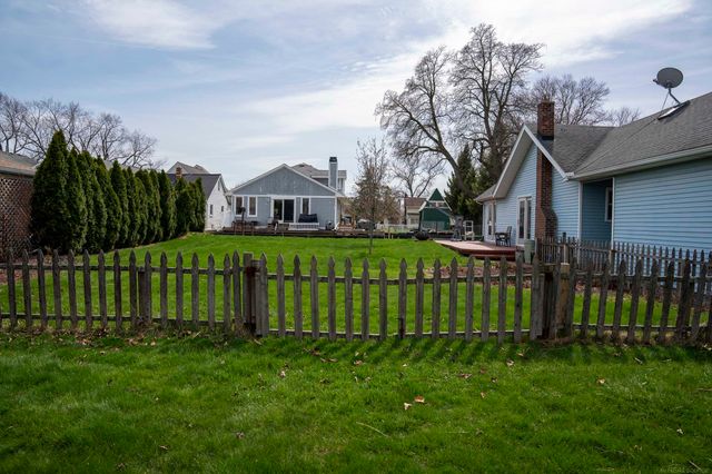 22472 Maple Street, Saint Clair Shores, MI 48081