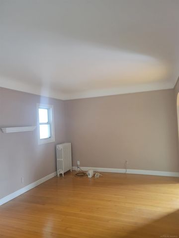 22472 Maple Street, Saint Clair Shores, MI 48081