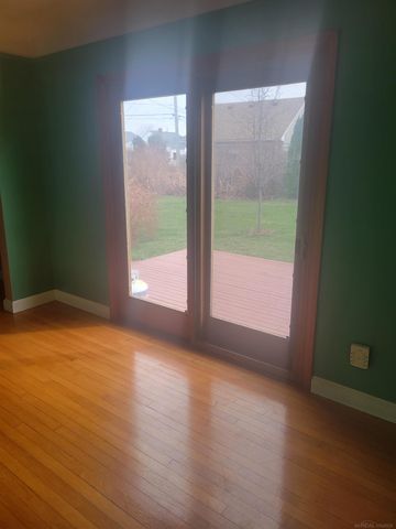 22472 Maple Street, Saint Clair Shores, MI 48081