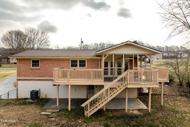 325 Polaris Drive, Bluff City, TN 37618