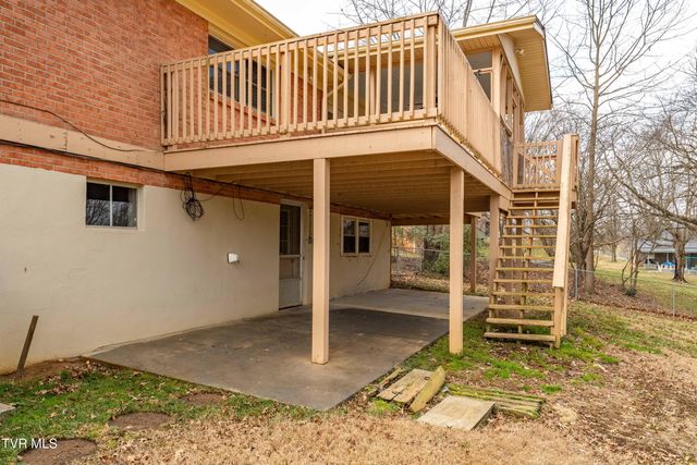 325 Polaris Drive, Bluff City, TN 37618