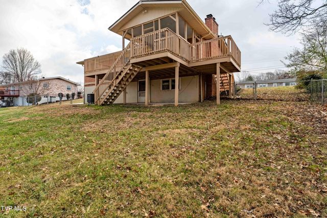325 Polaris Drive, Bluff City, TN 37618