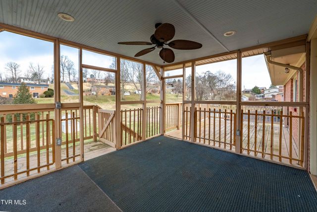 325 Polaris Drive, Bluff City, TN 37618