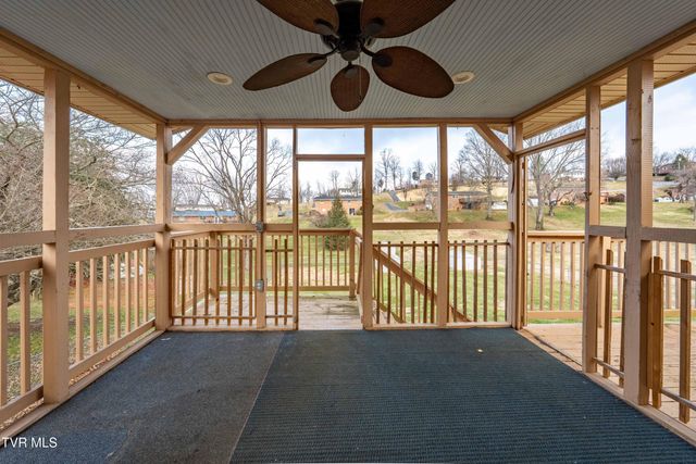 325 Polaris Drive, Bluff City, TN 37618