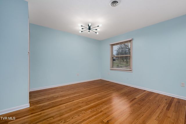 325 Polaris Drive, Bluff City, TN 37618