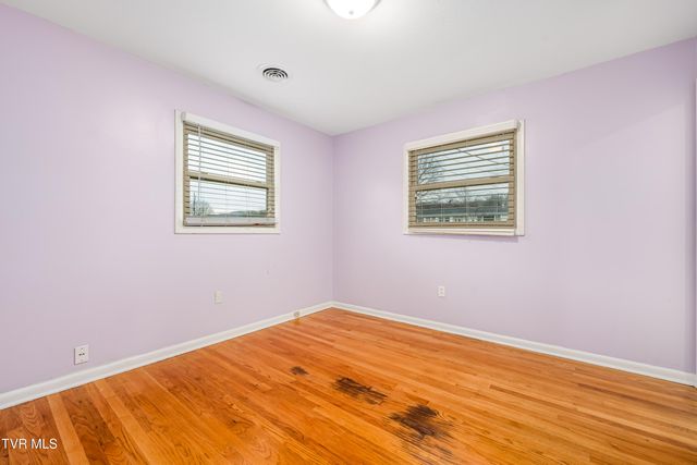 325 Polaris Drive, Bluff City, TN 37618