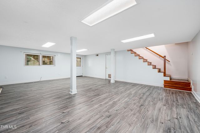 325 Polaris Drive, Bluff City, TN 37618