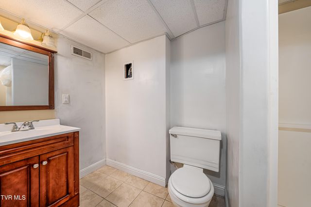 325 Polaris Drive, Bluff City, TN 37618