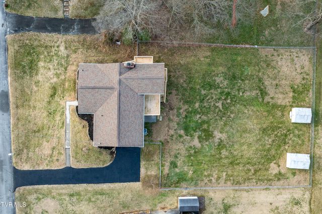 325 Polaris Drive, Bluff City, TN 37618