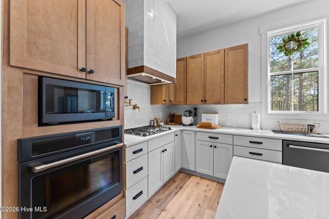 289 Carriage Park Drive, West End, NC 27376