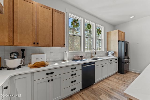 289 Carriage Park Drive, West End, NC 27376