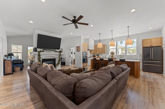 289 Carriage Park Drive, West End, NC 27376