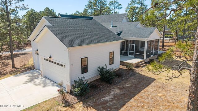 289 Carriage Park Drive, West End, NC 27376