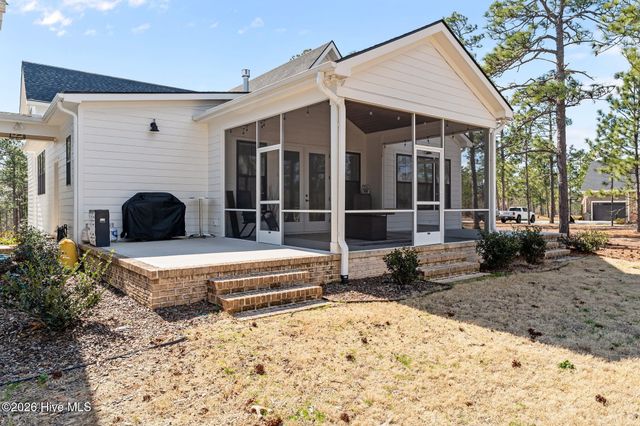 289 Carriage Park Drive, West End, NC 27376