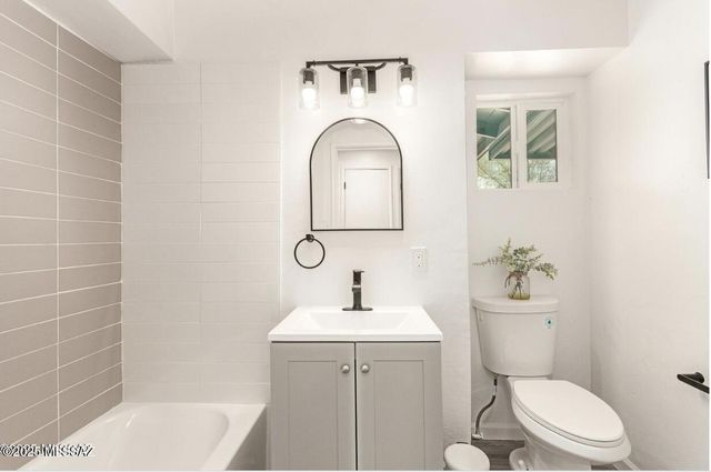 802 N Jefferson Avenue, Tucson, AZ 85711